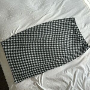 Houndstooth Pencil Skirt